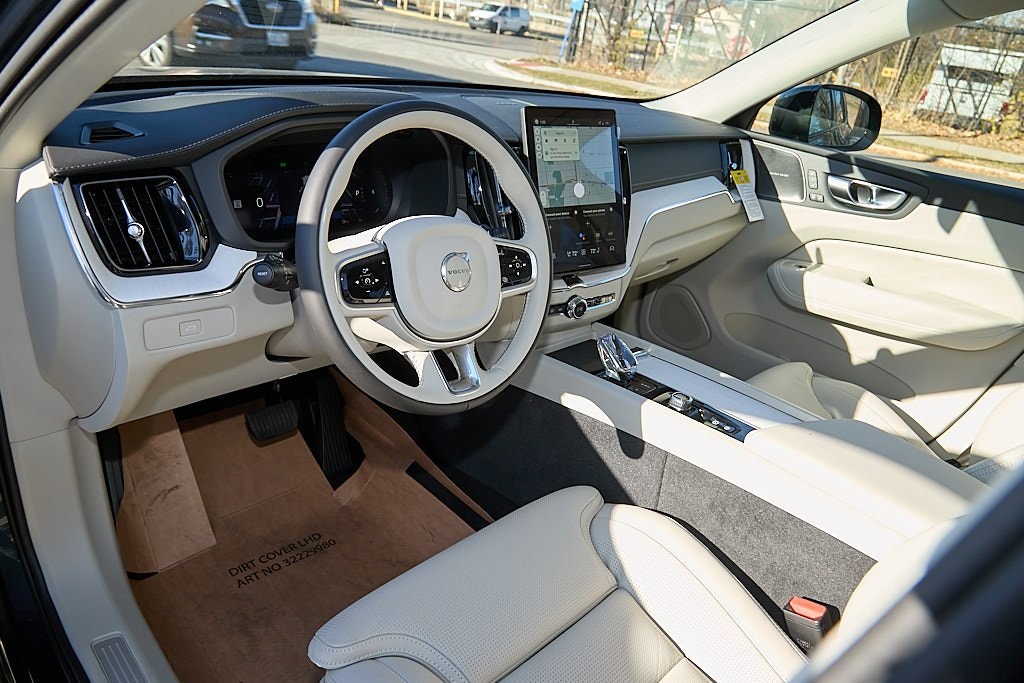 2026 VOLVO XC60 - Image 10