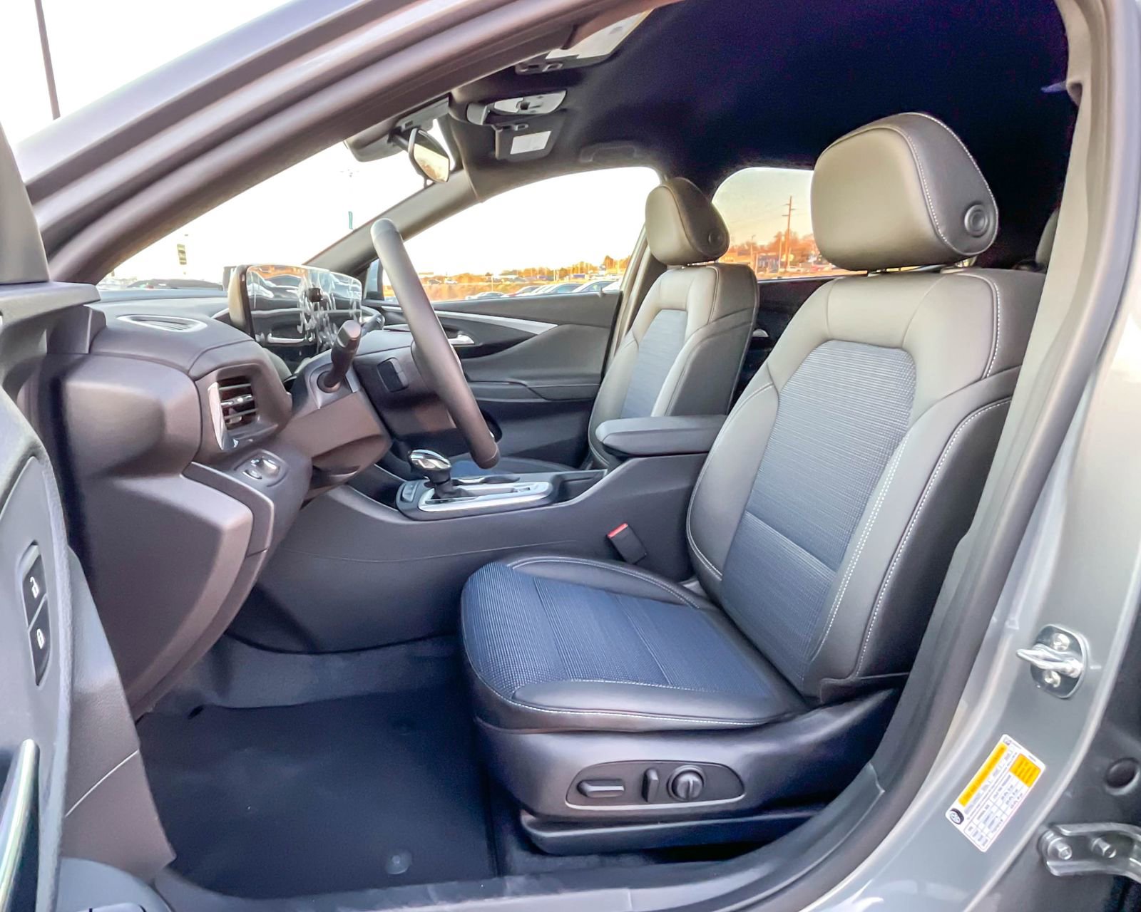 2025 Buick Envista Preferred photo 10