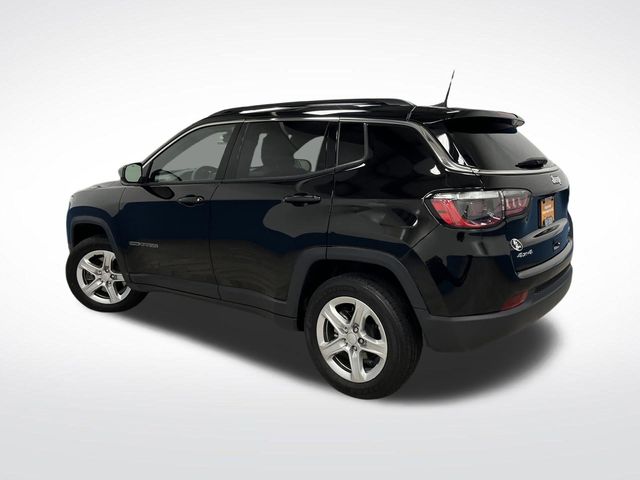 2023 Jeep Compass Latitude photo 3