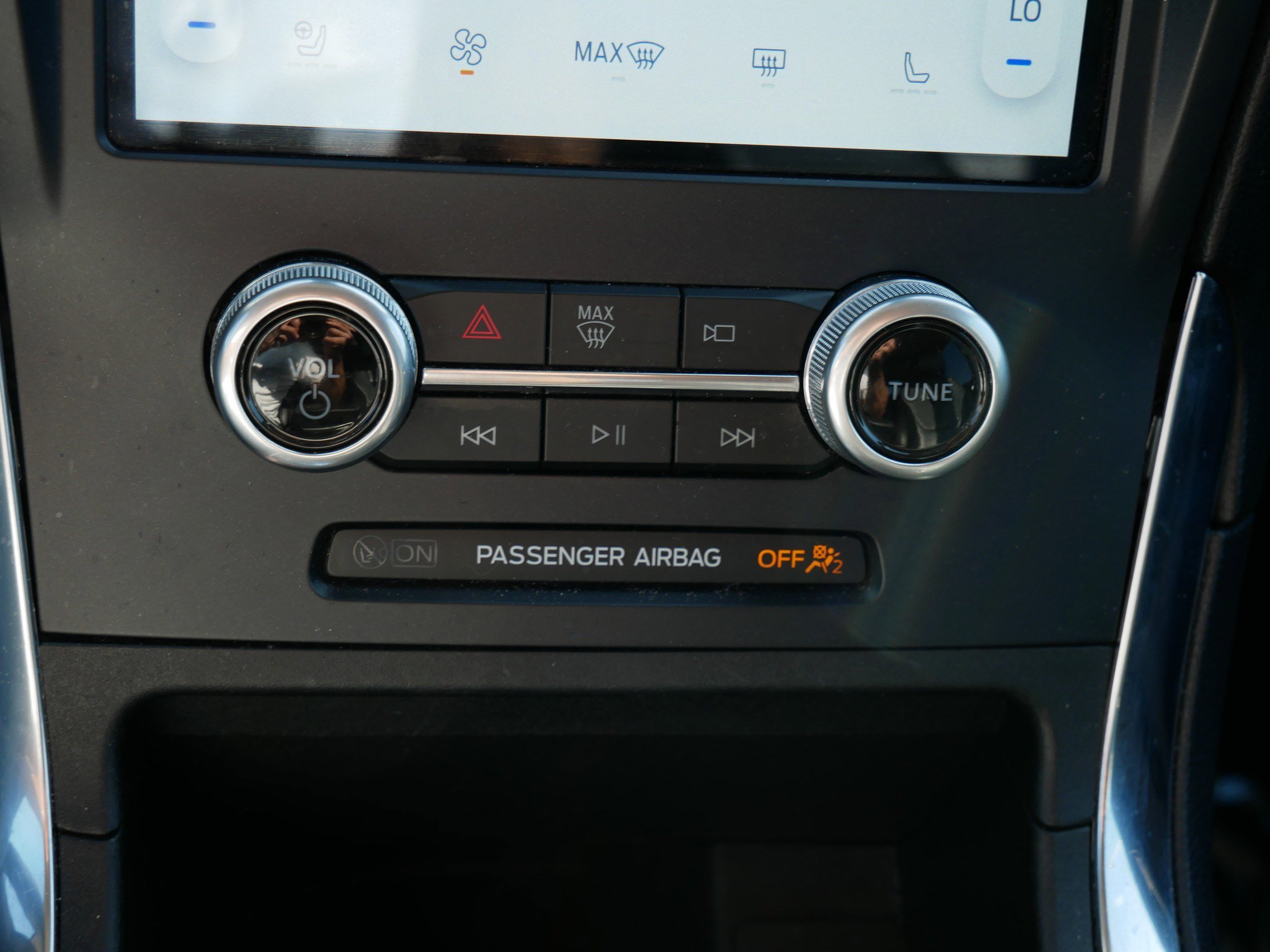 2022 Ford Edge Titanium photo 32