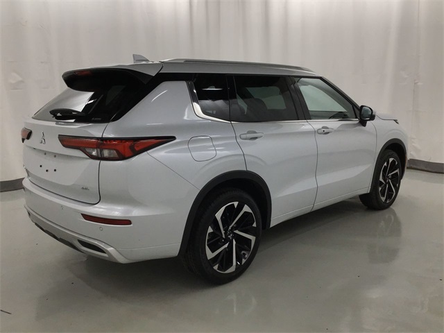 2022 Mitsubishi Outlander SEL GT photo 2