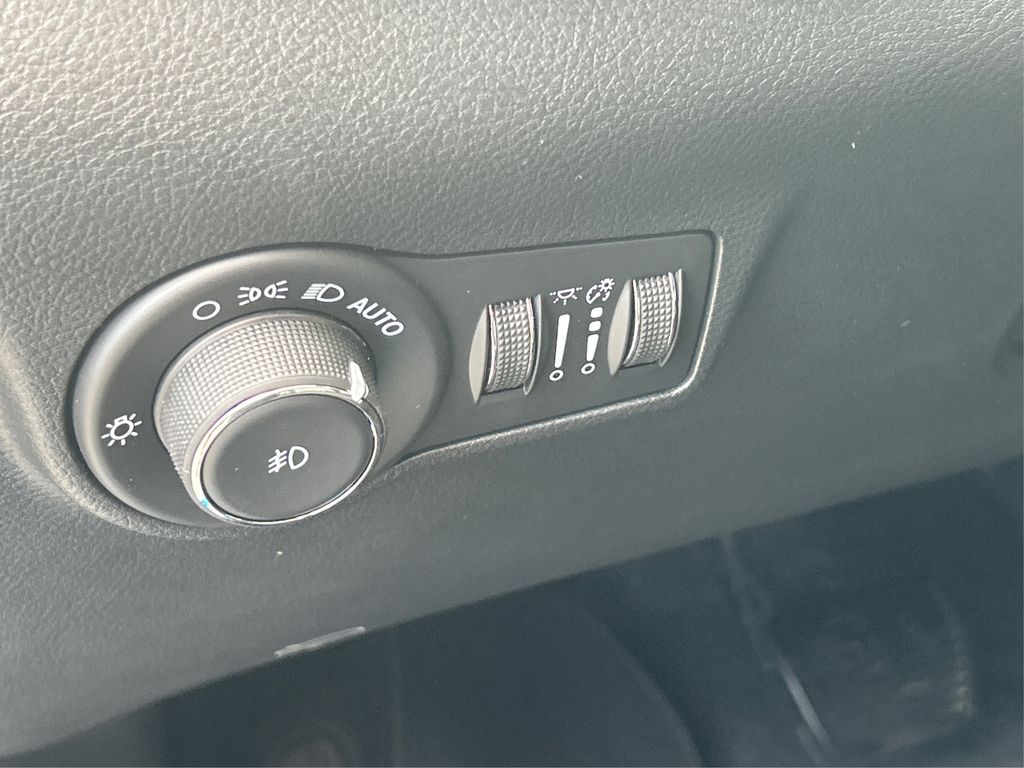 2025 Jeep Compass Limited photo 29