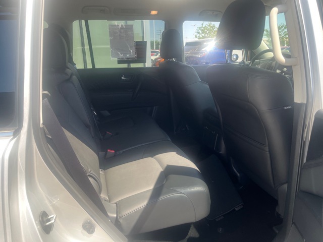 2024 Nissan Armada SV photo 3