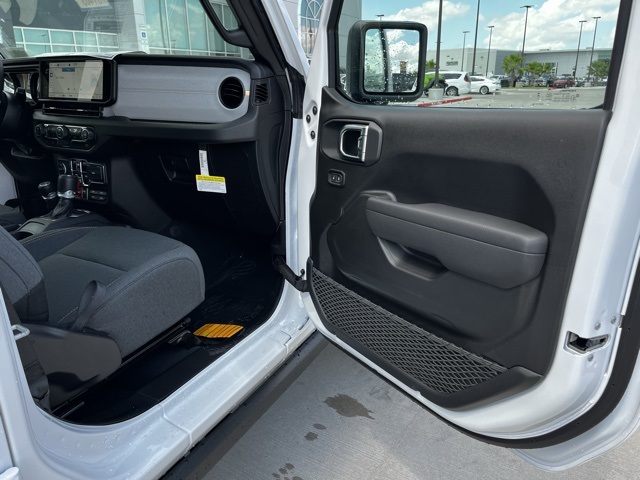 2025 Jeep Wrangler Willys photo 20