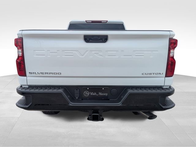 2025 Chevrolet Silverado 2500HD Custom photo 4