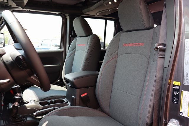2025 Jeep Wrangler Rubicon photo 9