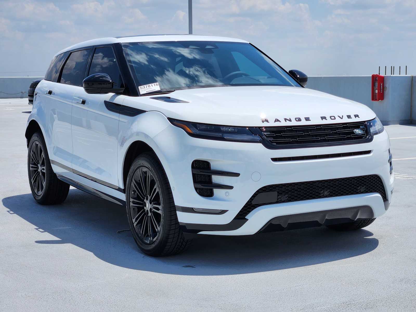 2026 Land Rover Range Rover Evoque Dynamic SE photo 2