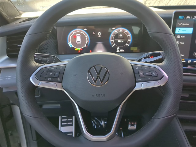 2025 Volkswagen Tiguan SE R-Line Black photo 26
