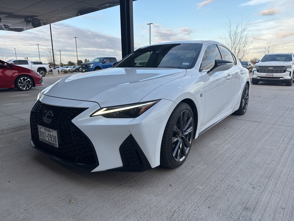 2022 Lexus IS Base's photo