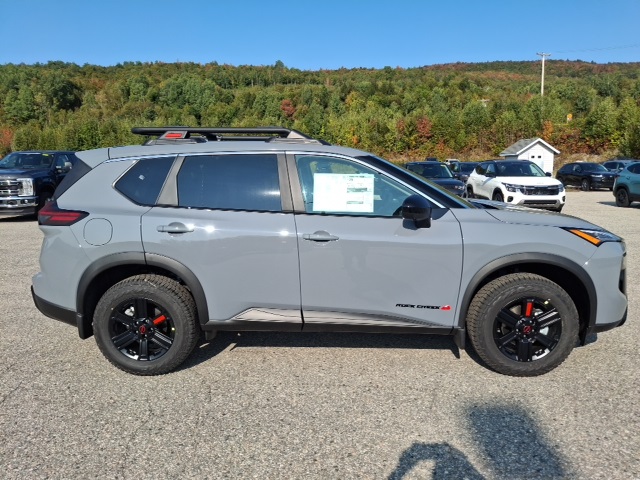 2026 Nissan Rogue SV photo 2
