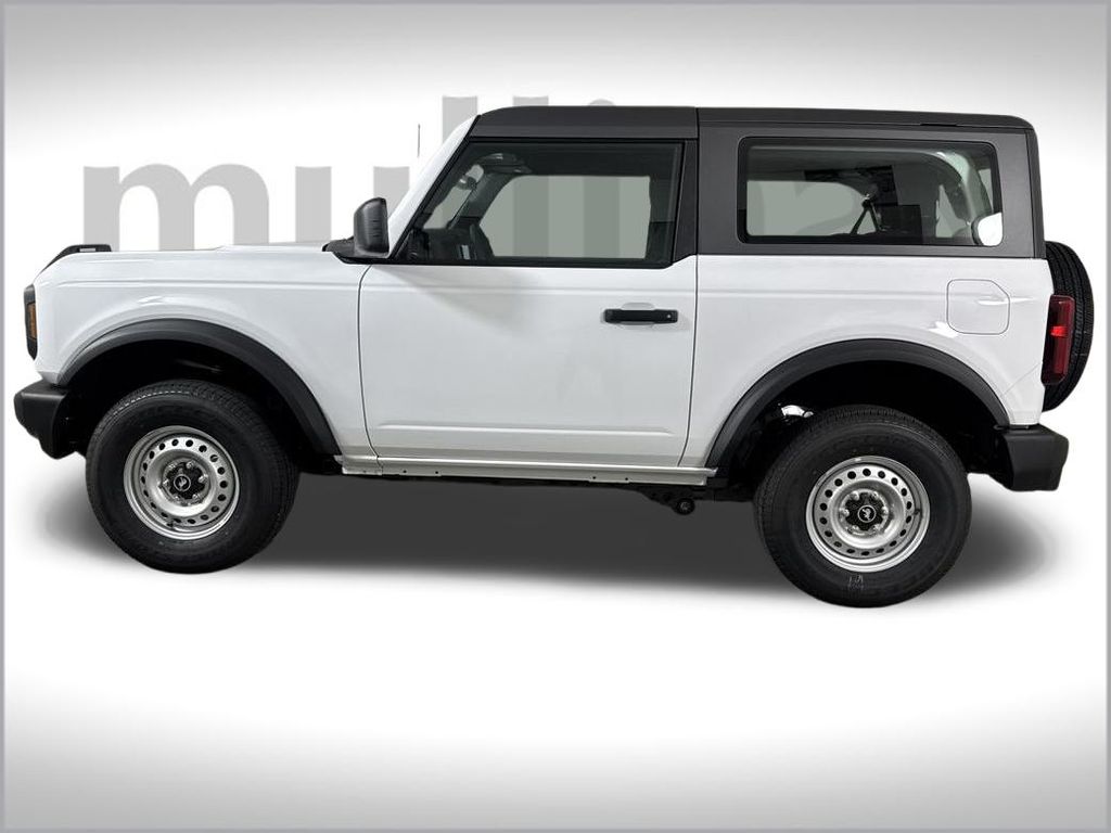 2025 Ford Bronco Base photo 2