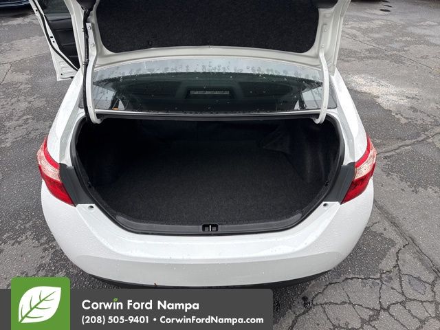 2018 Toyota Corolla L photo 33
