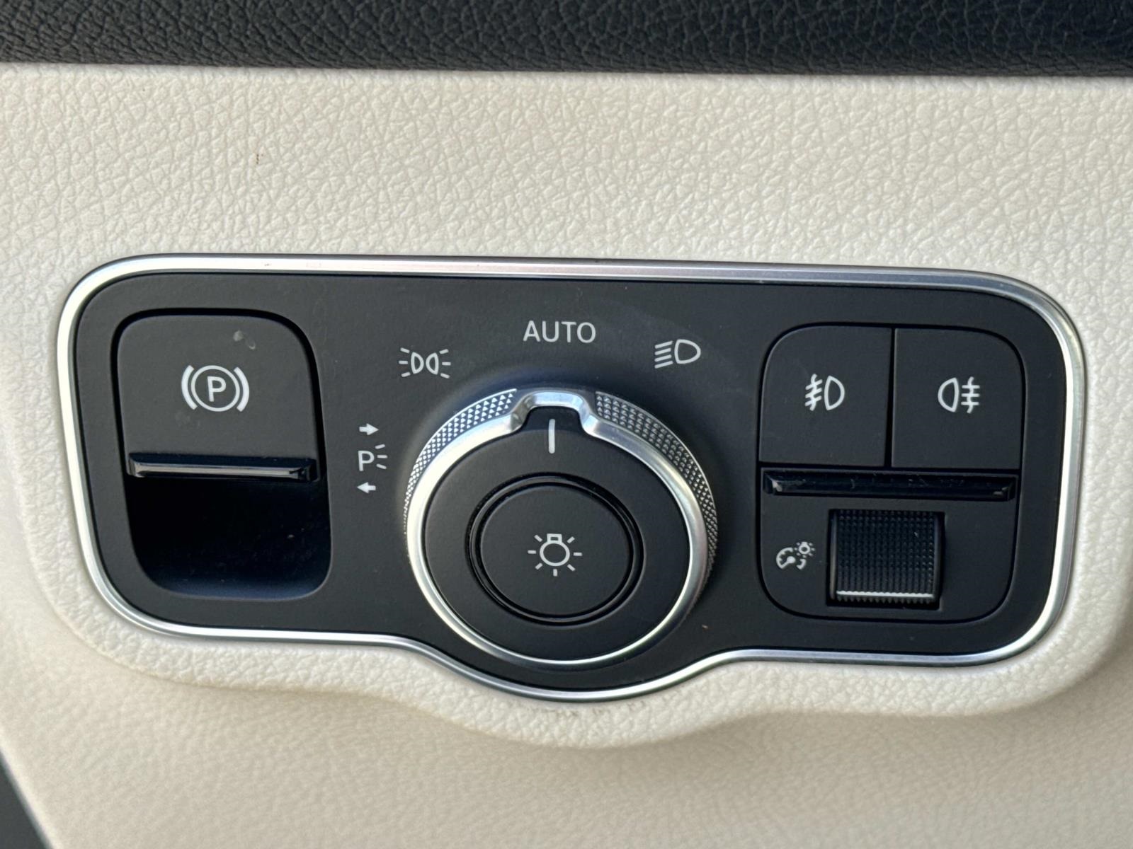 2020 Mercedes Benz GLB 250 photo 18