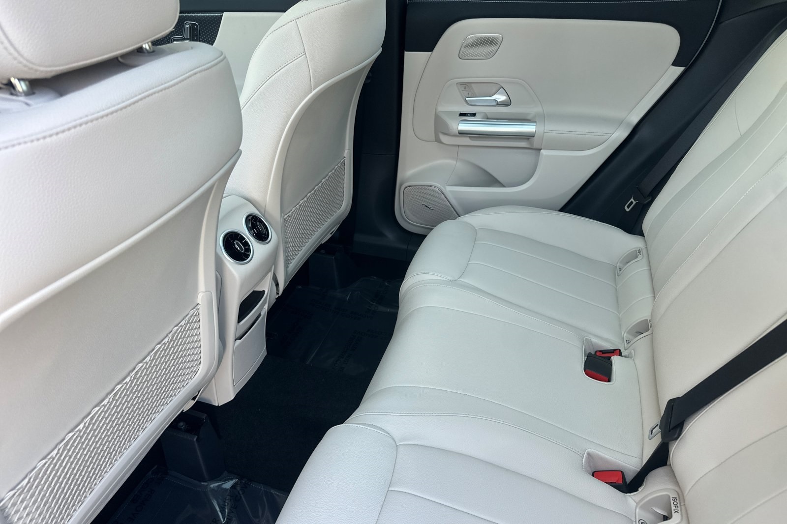 2026 Mercedes Benz GLA 250 4MATIC photo 9