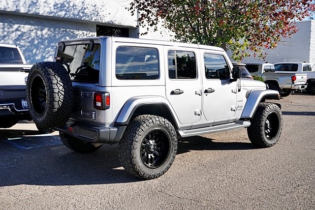 Used 2018 Silver Jeep Unlimited Sahara image 9