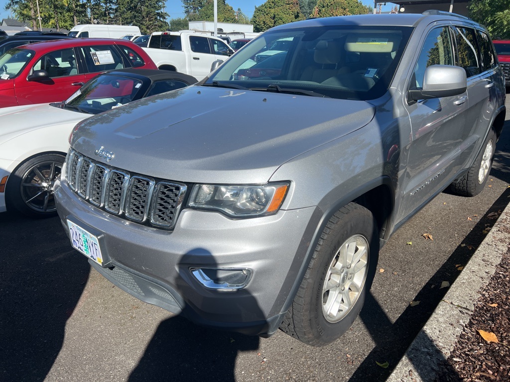 2019 Jeep Grand Cherokee Laredo photo 2
