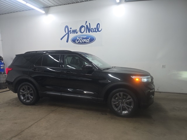 2023 Ford Explorer XLT's photo