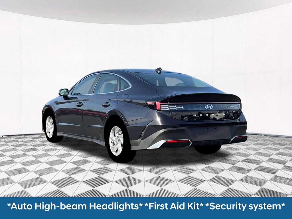 2025 Hyundai Sonata SE photo 4