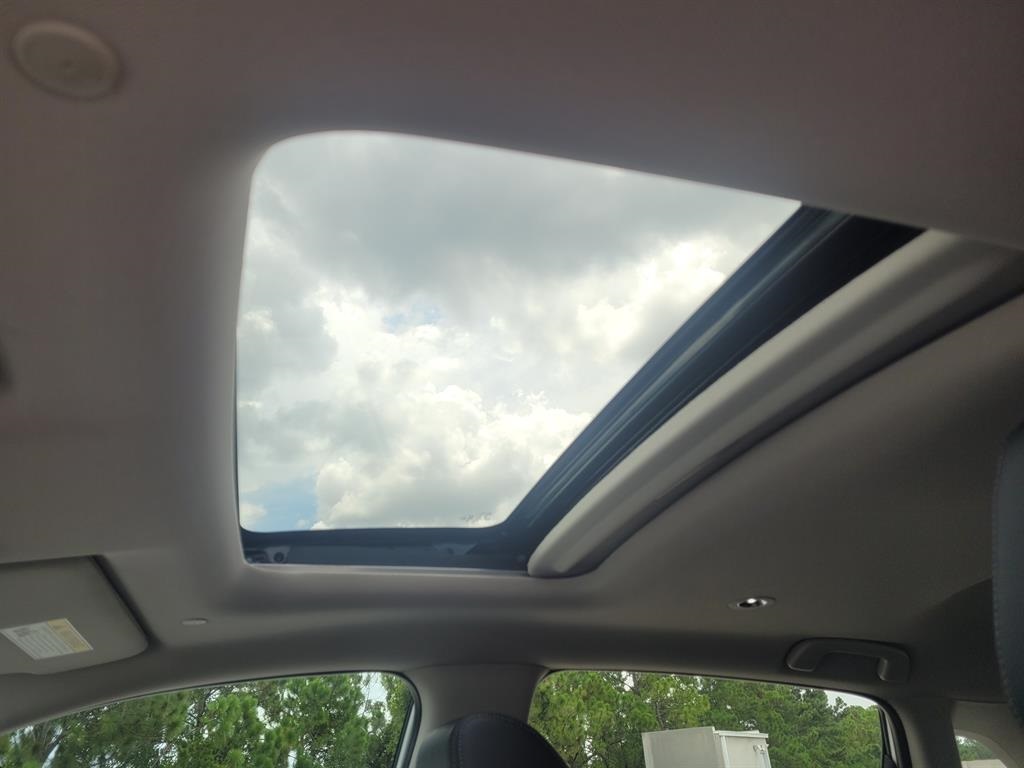 2026 Honda HR-V EX-L photo 5