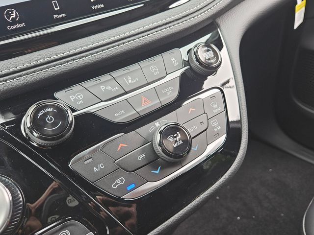 2025 Chrysler Pacifica photo 23