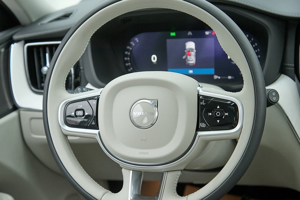 2026 VOLVO XC60 - Image 23
