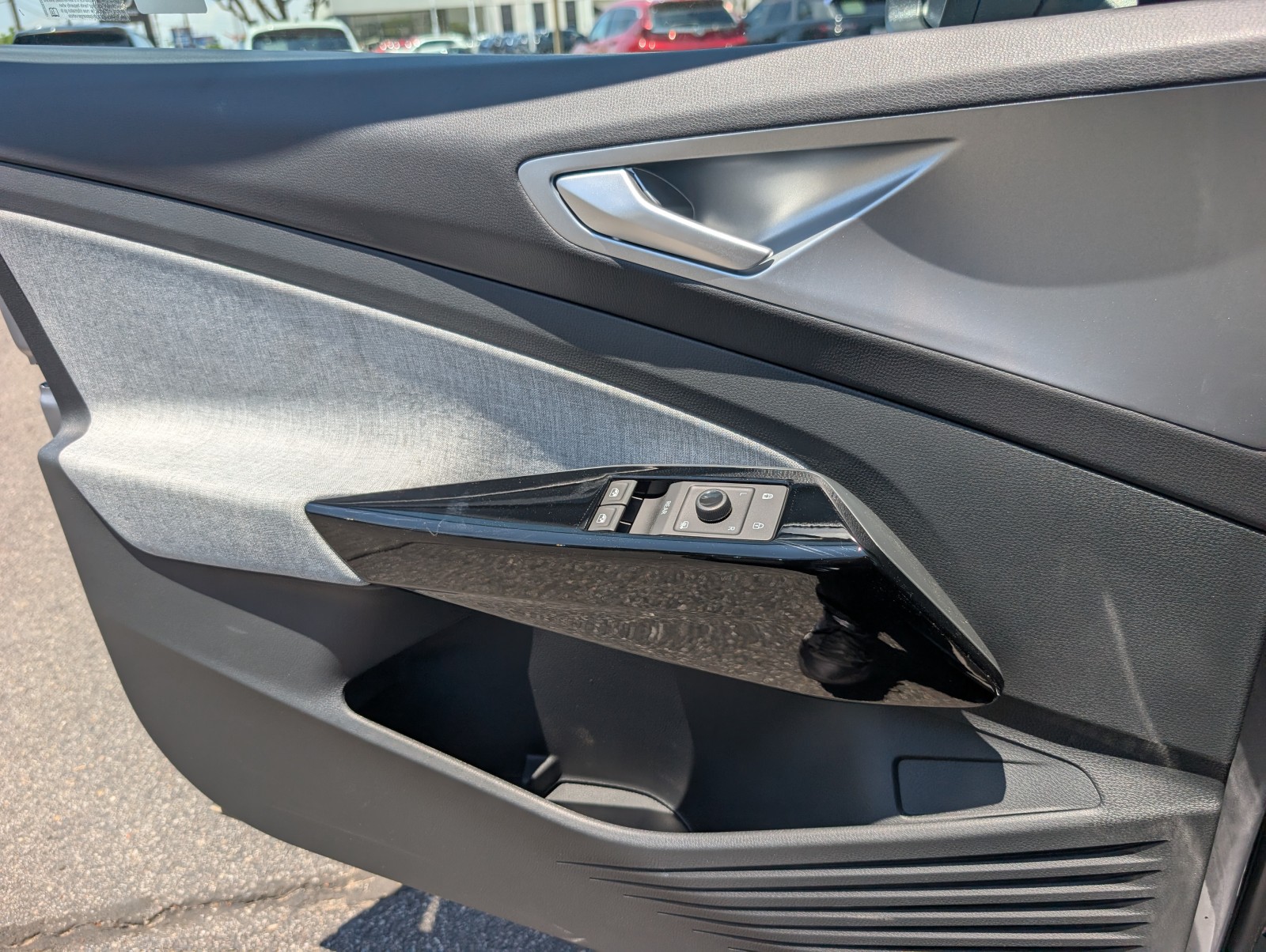 New 2025 Silver Mist Metallic Volkswagen Pro image 19