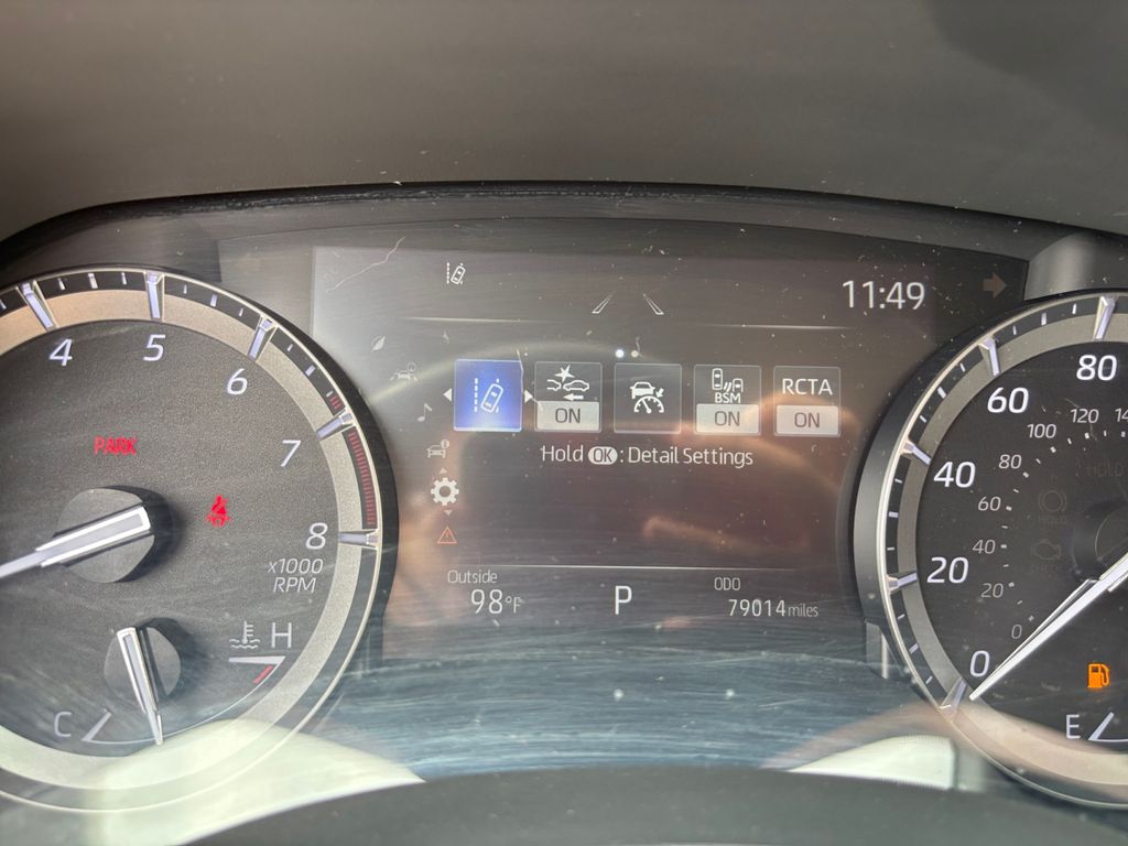 2021 Toyota Highlander XLE photo 8