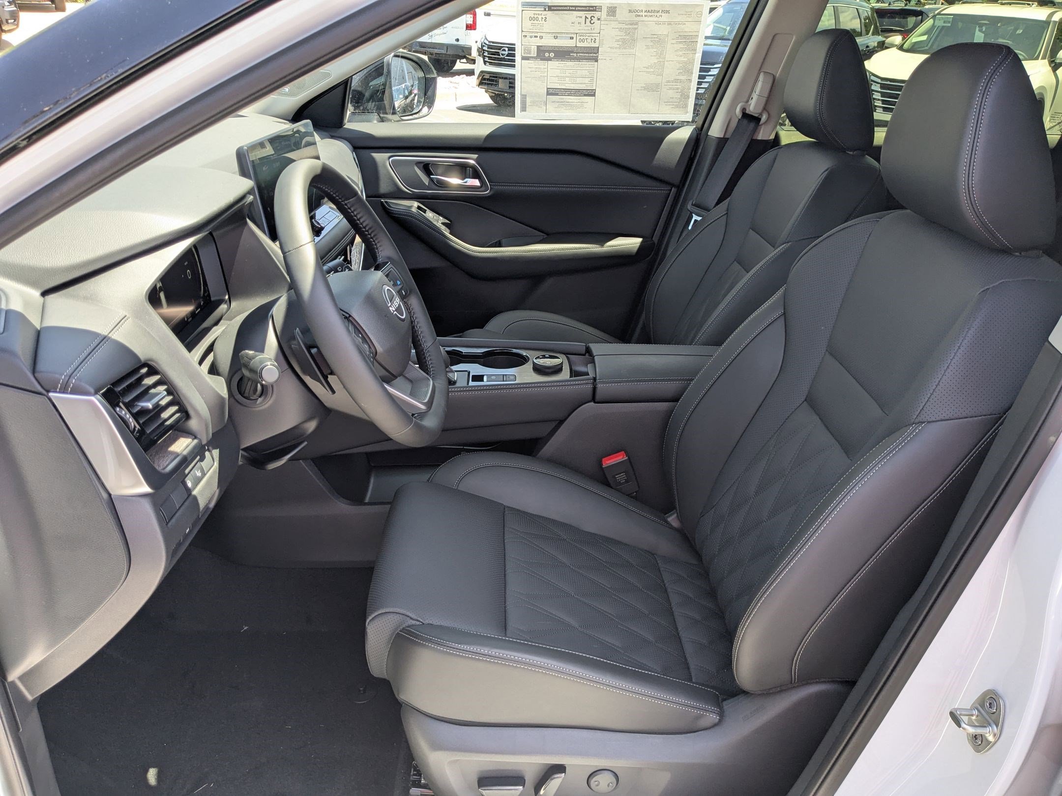 2025 Nissan Rogue Platinum photo 11