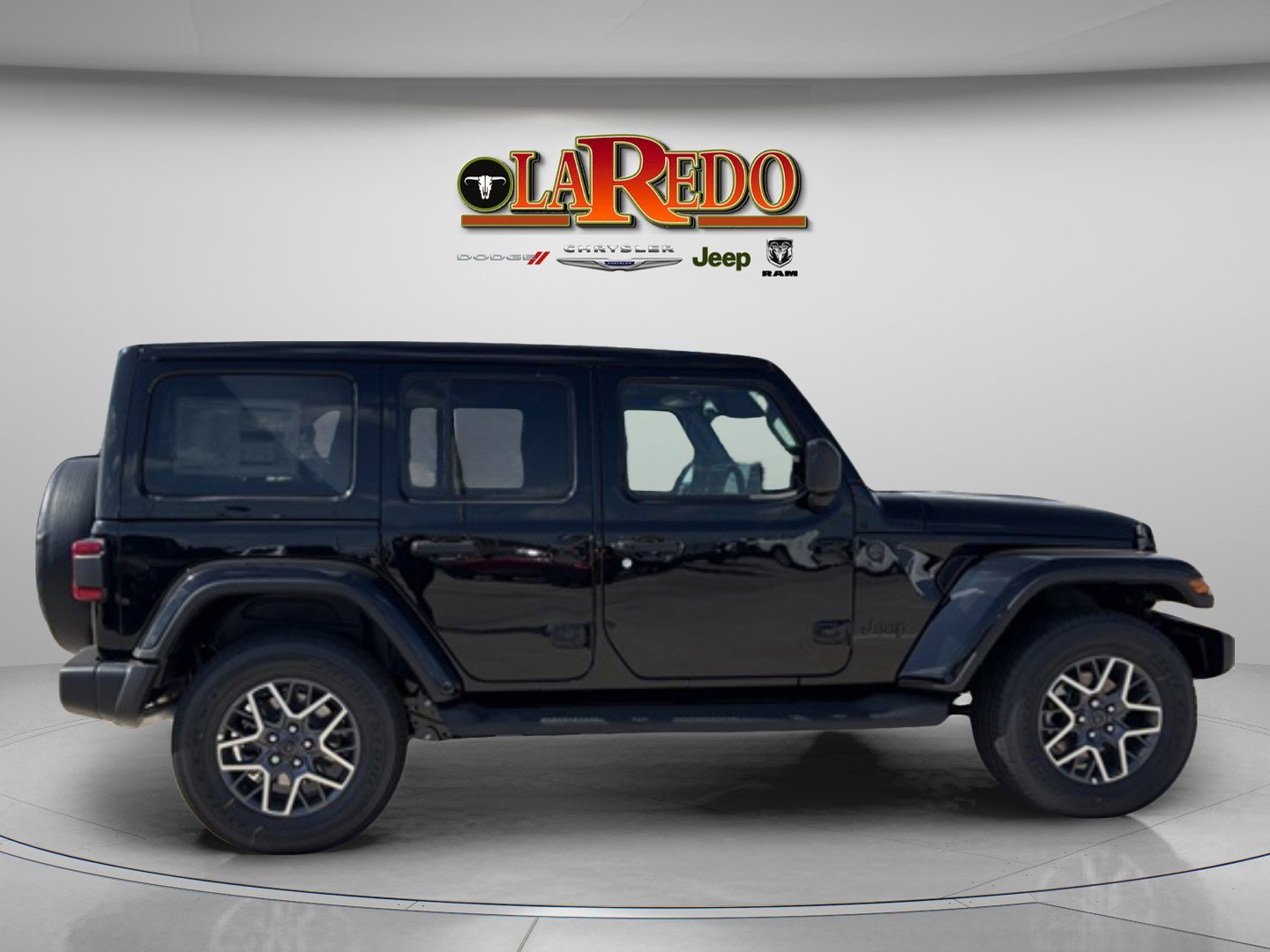 2025 Jeep Wrangler Sahara photo 8