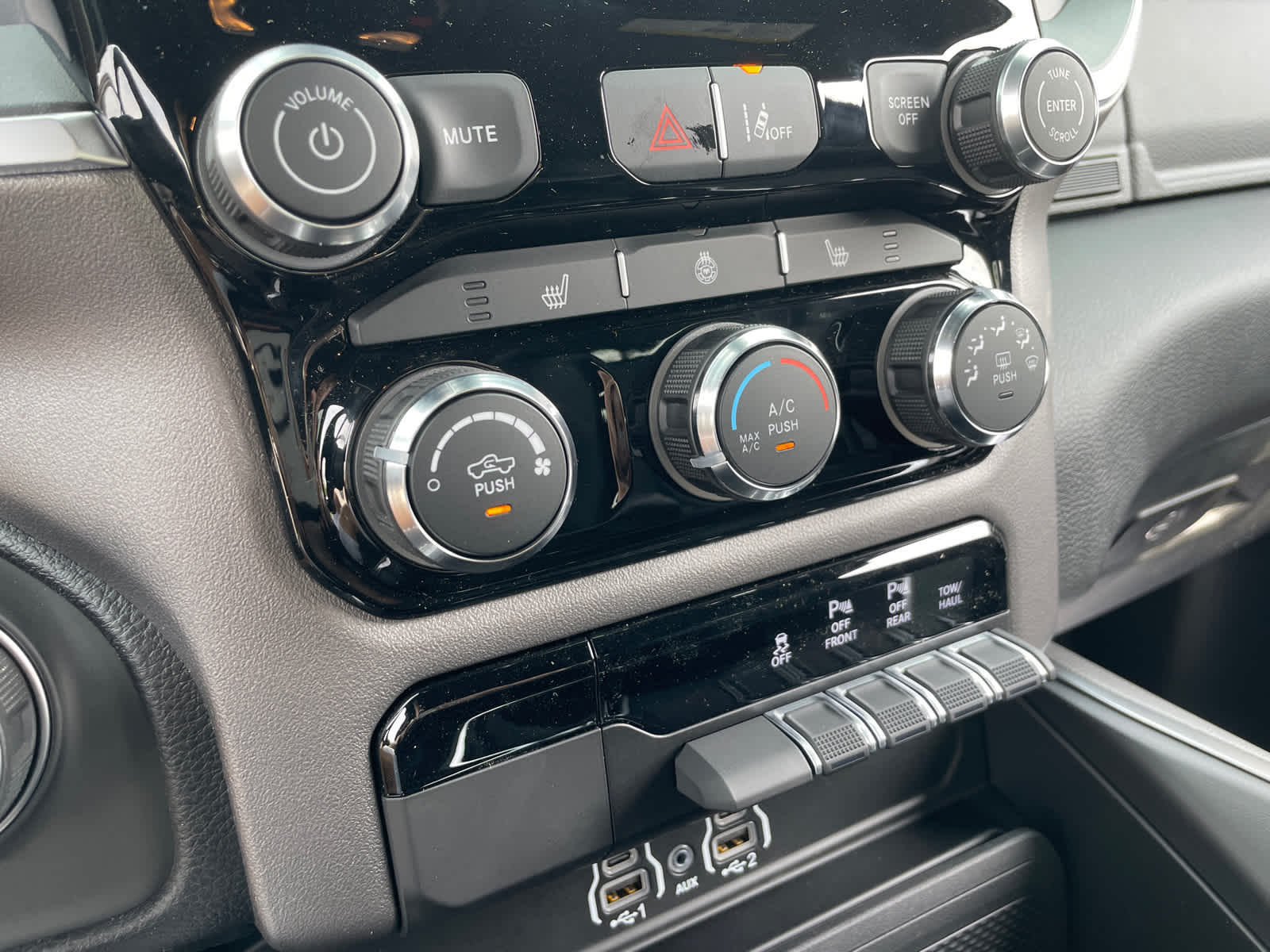 2025 Ram 1500 Big Horn photo 27