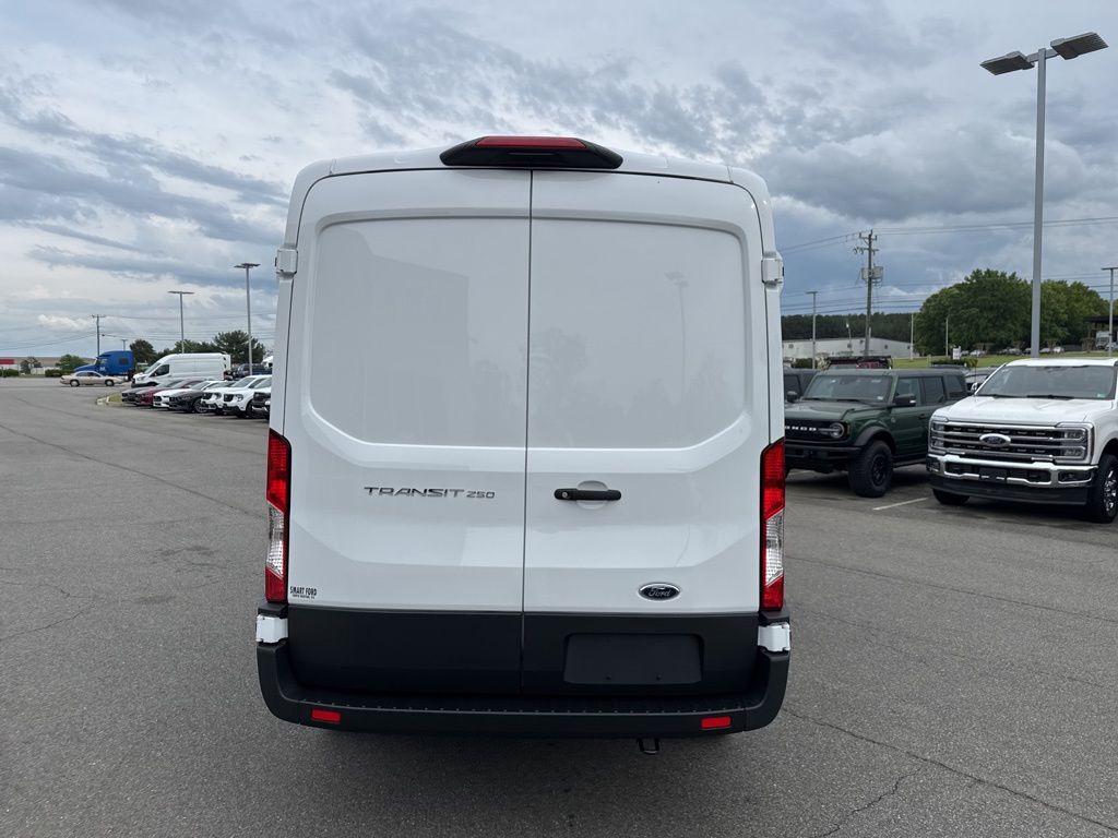 2025 Ford Transit photo 4
