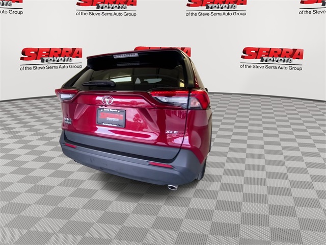 2023 Toyota RAV4 XLE Premium photo 8