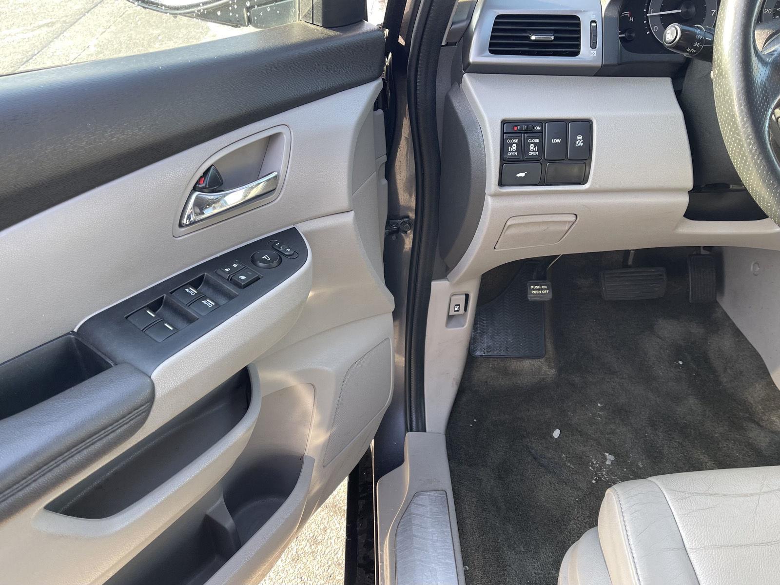 Used 2016 Honda Odyssey EX-L with VIN 5FNRL5H67GB050099 for sale in Manchester, CT