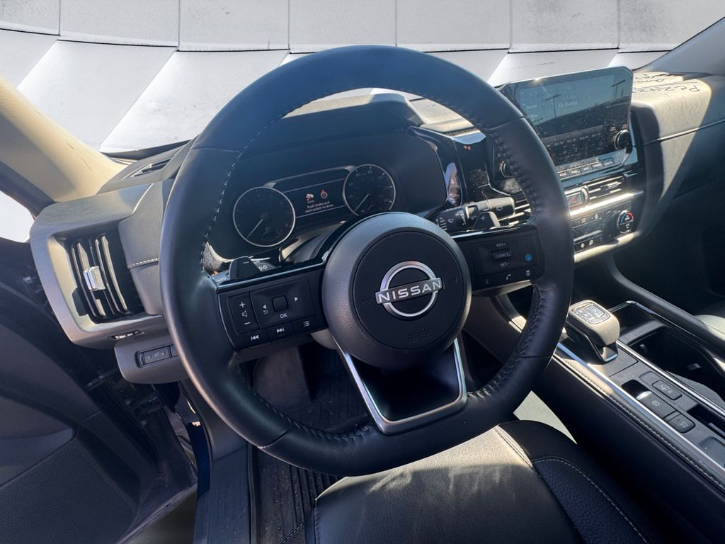 2023 Nissan Pathfinder SL photo 7
