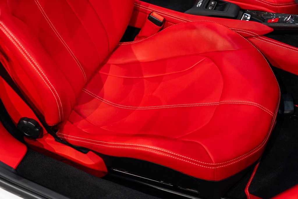 2023 Ferrari F8 Spider Base photo 37