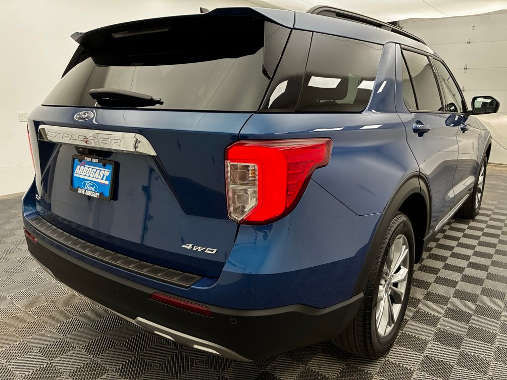 2023 Ford Explorer XLT photo 18