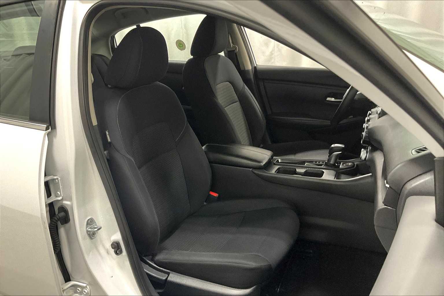 2022 Nissan Sentra S photo 11