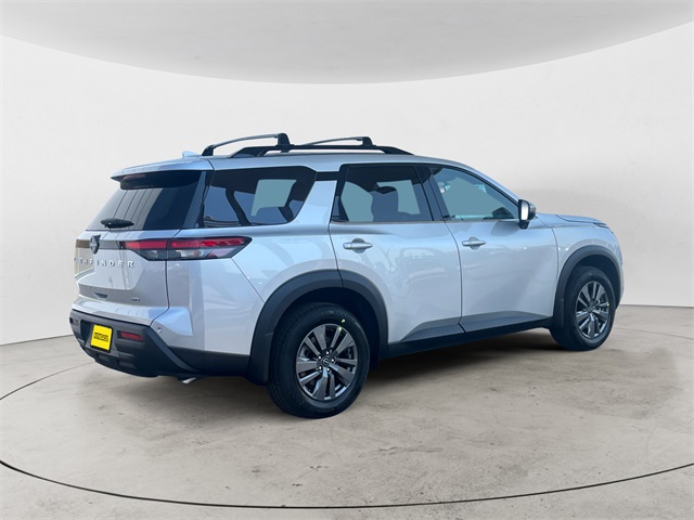 2025 Nissan Pathfinder SV photo 4