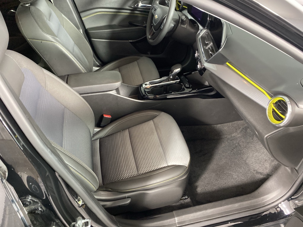 2024 Chevrolet Trax LT photo 3