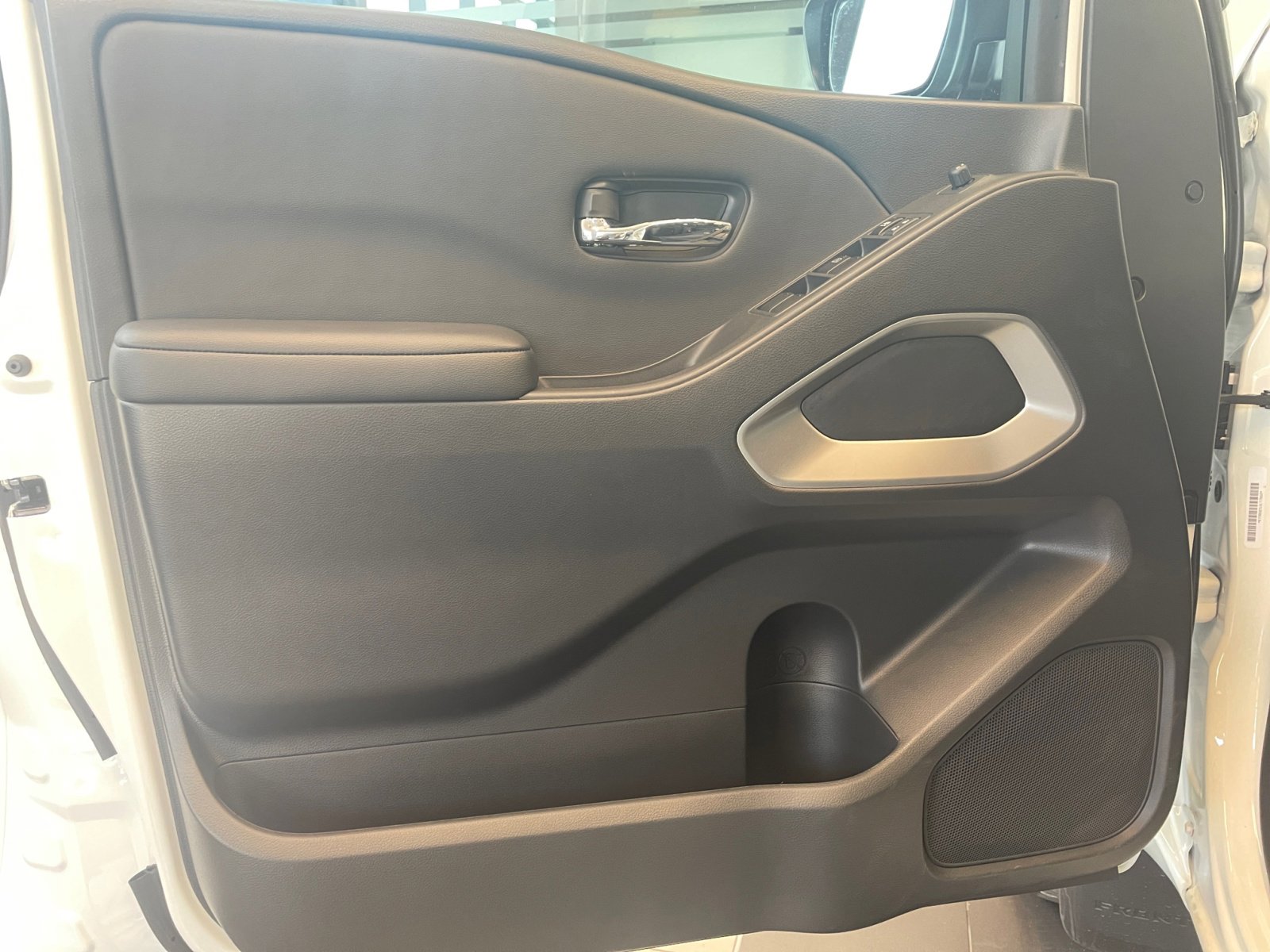 2025 Nissan Frontier SV photo 23