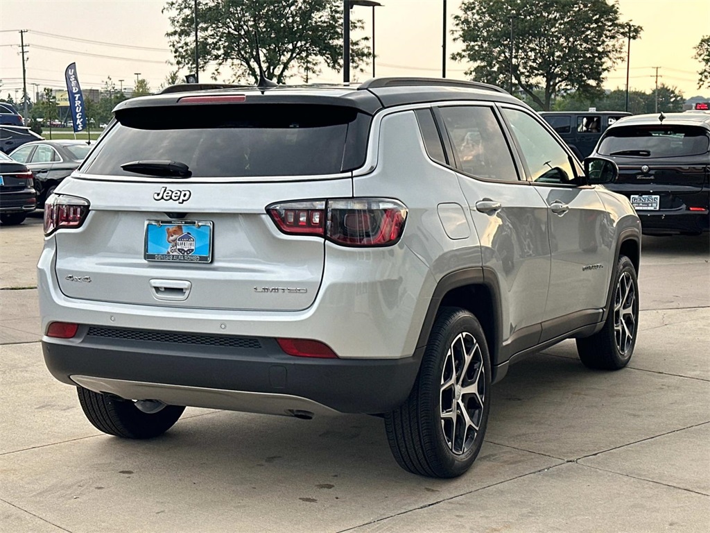2024 Jeep Compass Limited photo 5