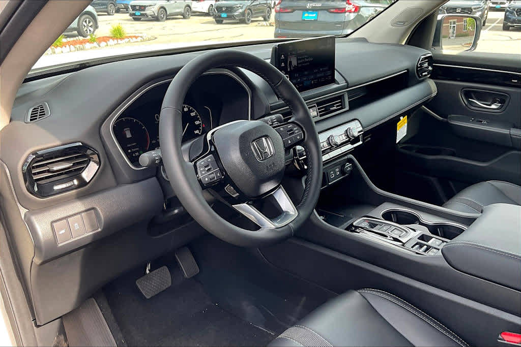 2025 Honda Pilot Touring photo 8
