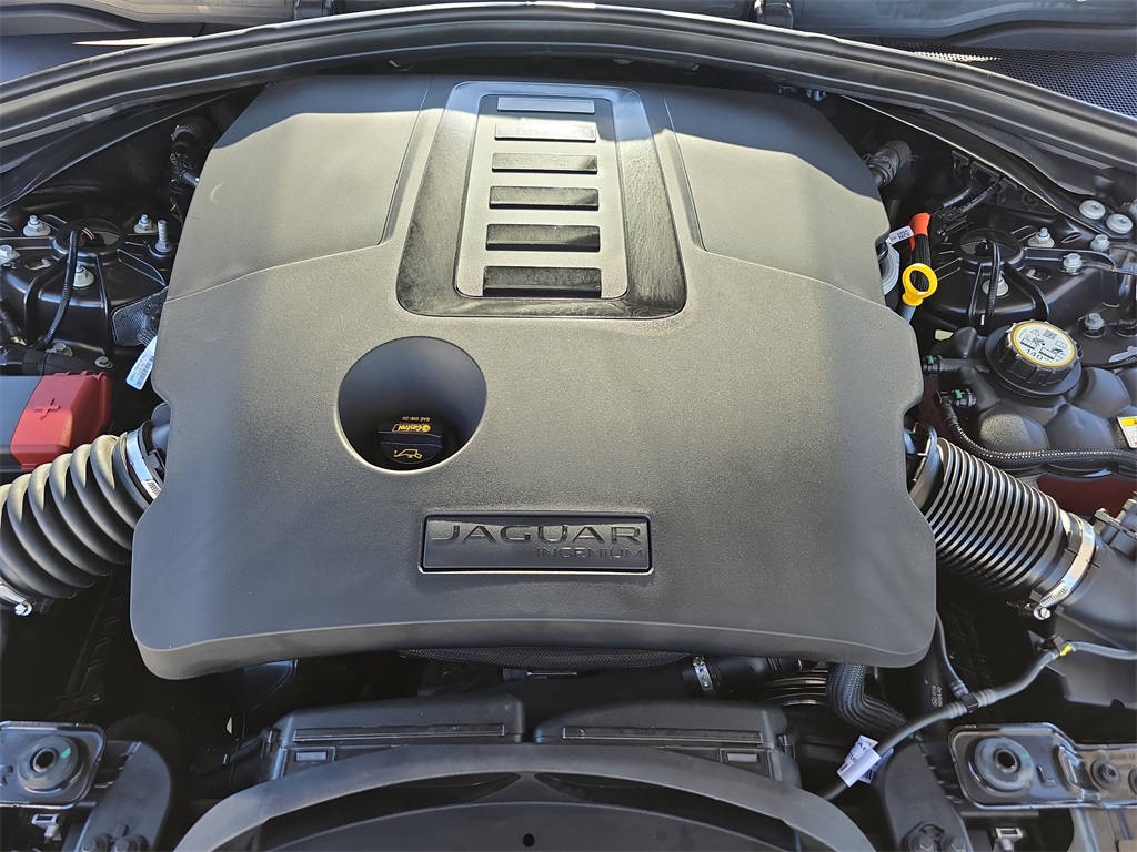 2025 Jaguar F-PACE P400 R-Dynamic S photo 30