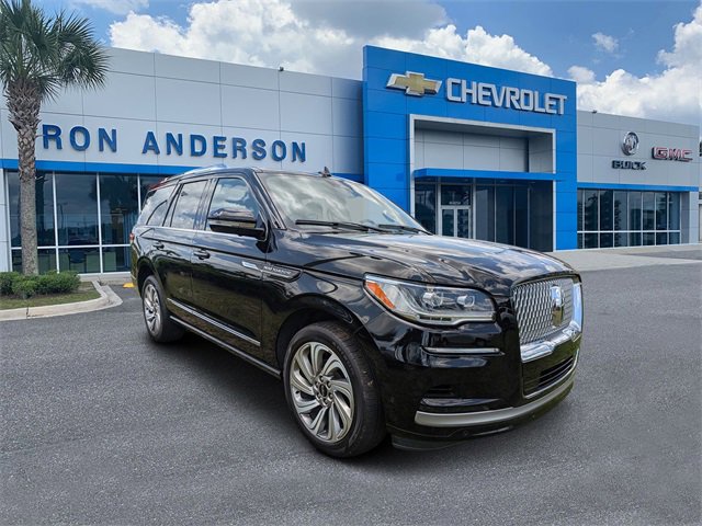 Used 2023 Black Lincoln Reserve image 1