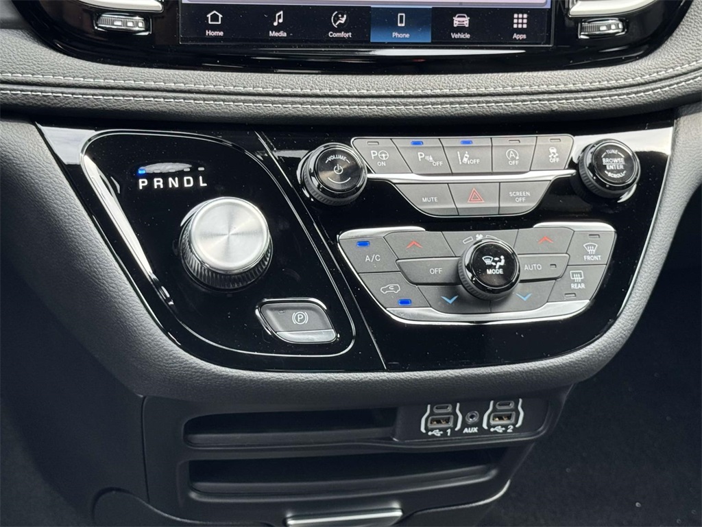 2025 Chrysler Pacifica photo 19
