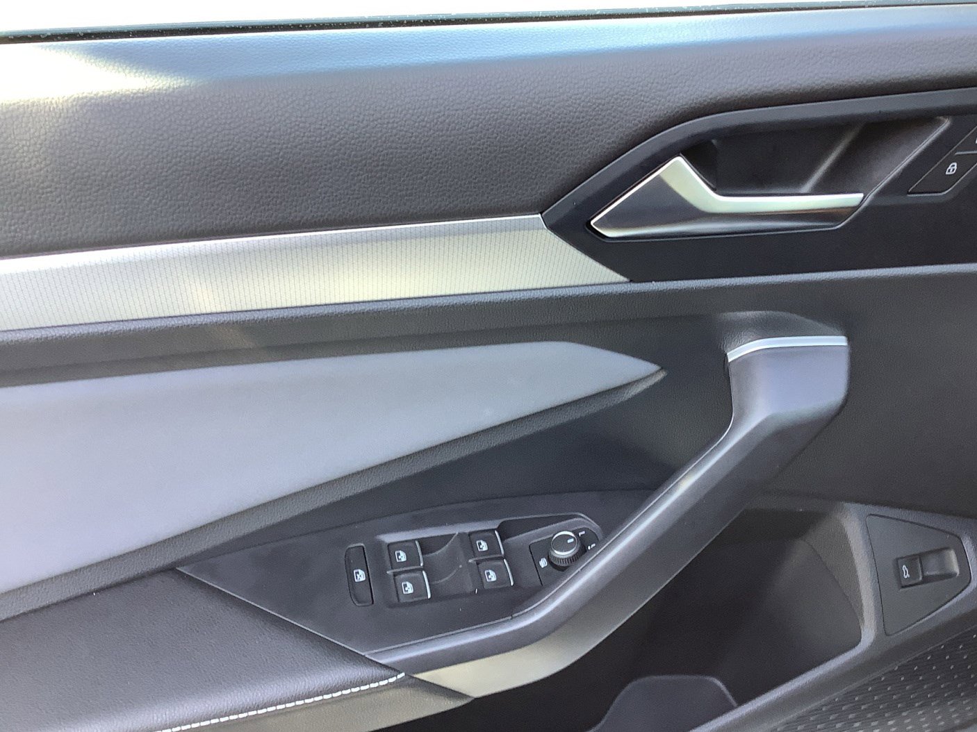 2025 Volkswagen Jetta SE photo 29