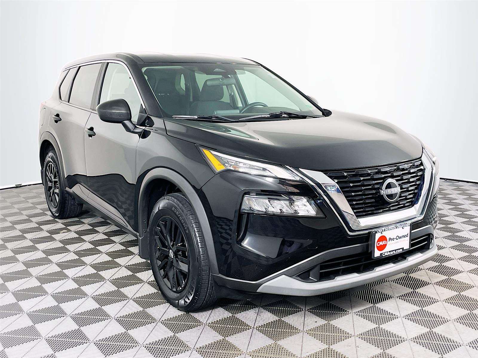 2023 Nissan Rogue S's photo