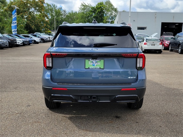 2025 Ford Explorer ST-Line photo 4