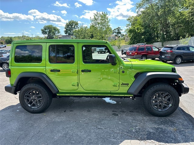 2025 Jeep Wrangler Sport S photo 4