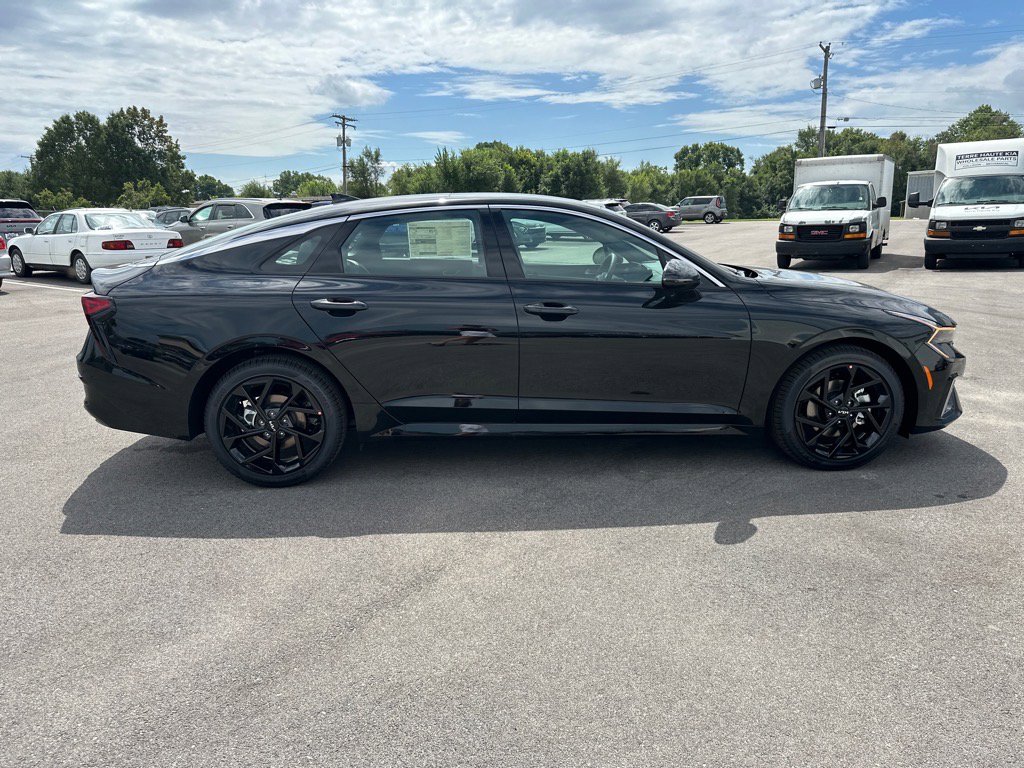 2026 Kia K5 GT-Line photo 8